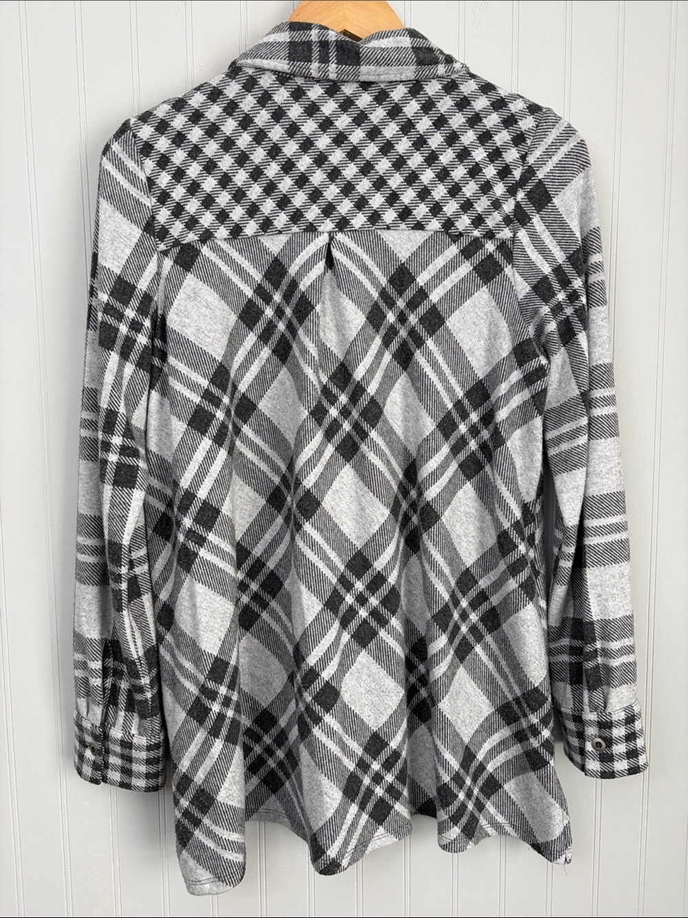 Soft Surroundings Paramour Plaid Grey Long Sleeve Tunic Button Down Top - Picture 2 of 8